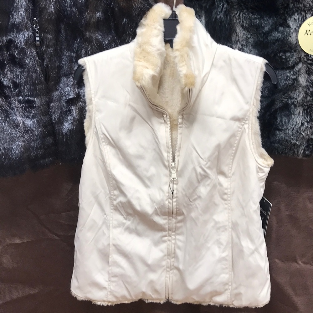 Faux Fur Reversible Vest - Picture 4 of 9